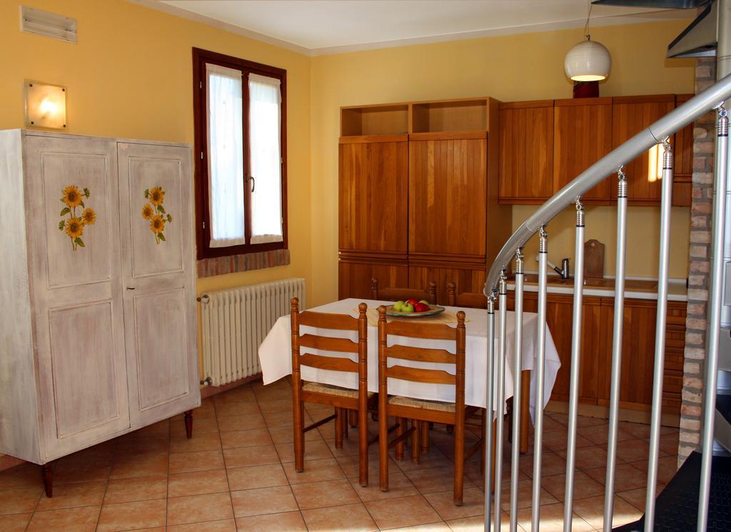 Agriturismo Corte Ponte Dei Tedeschi Guest House Ostiglia Rom bilde