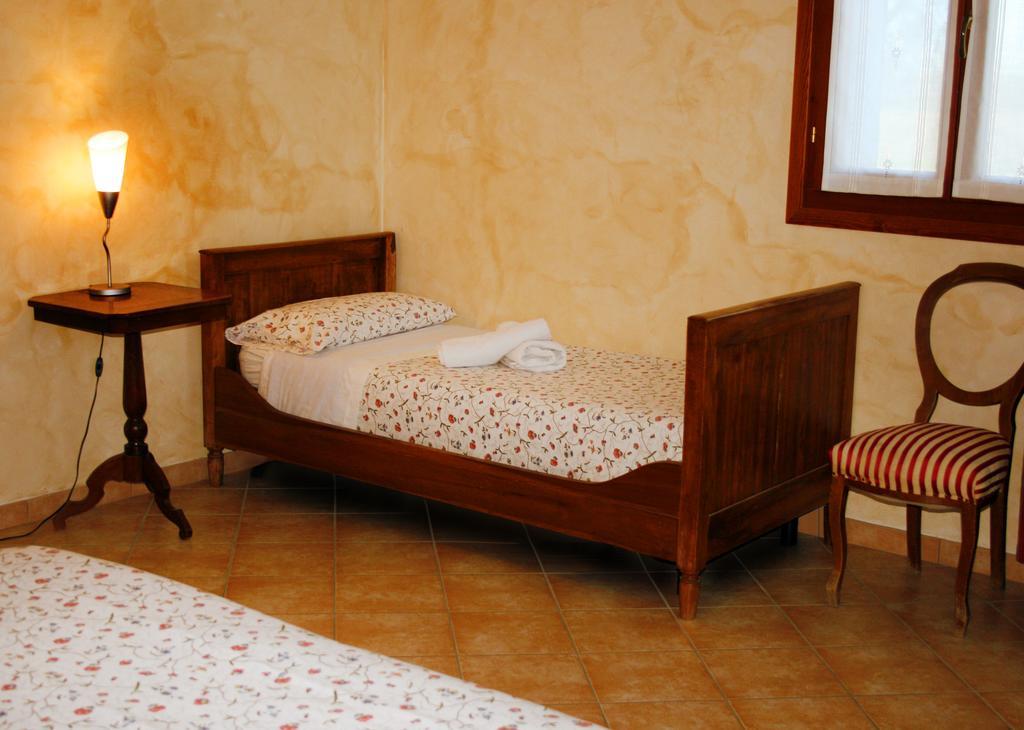 Agriturismo Corte Ponte Dei Tedeschi Guest House Ostiglia Rom bilde